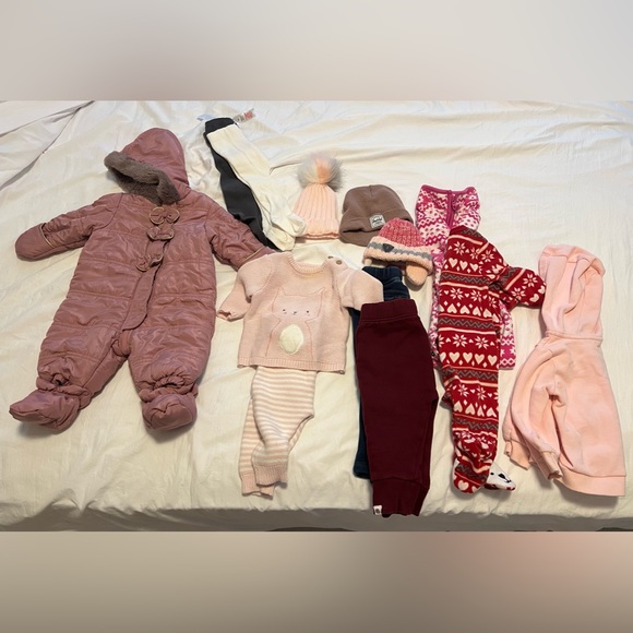 SOLD-Baby Outfits from Newborn to 24 M - Picture 1 of 10